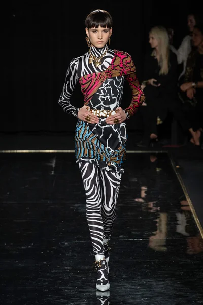 Look 28